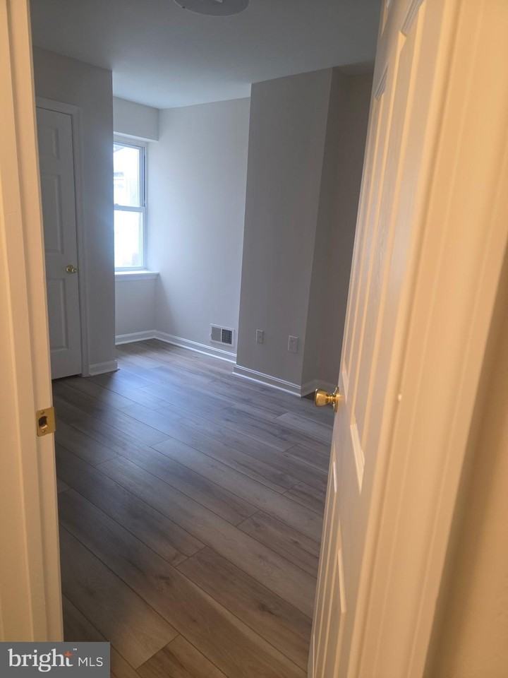 1640 Ashland Ave - Photo 4 of 10