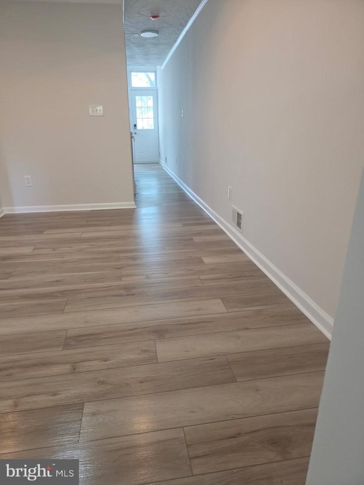 1640 Ashland Ave - Photo 7 of 10