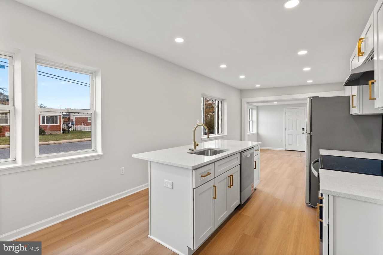 730 New Pittsburg Ave #1 - Photo 3 of 27