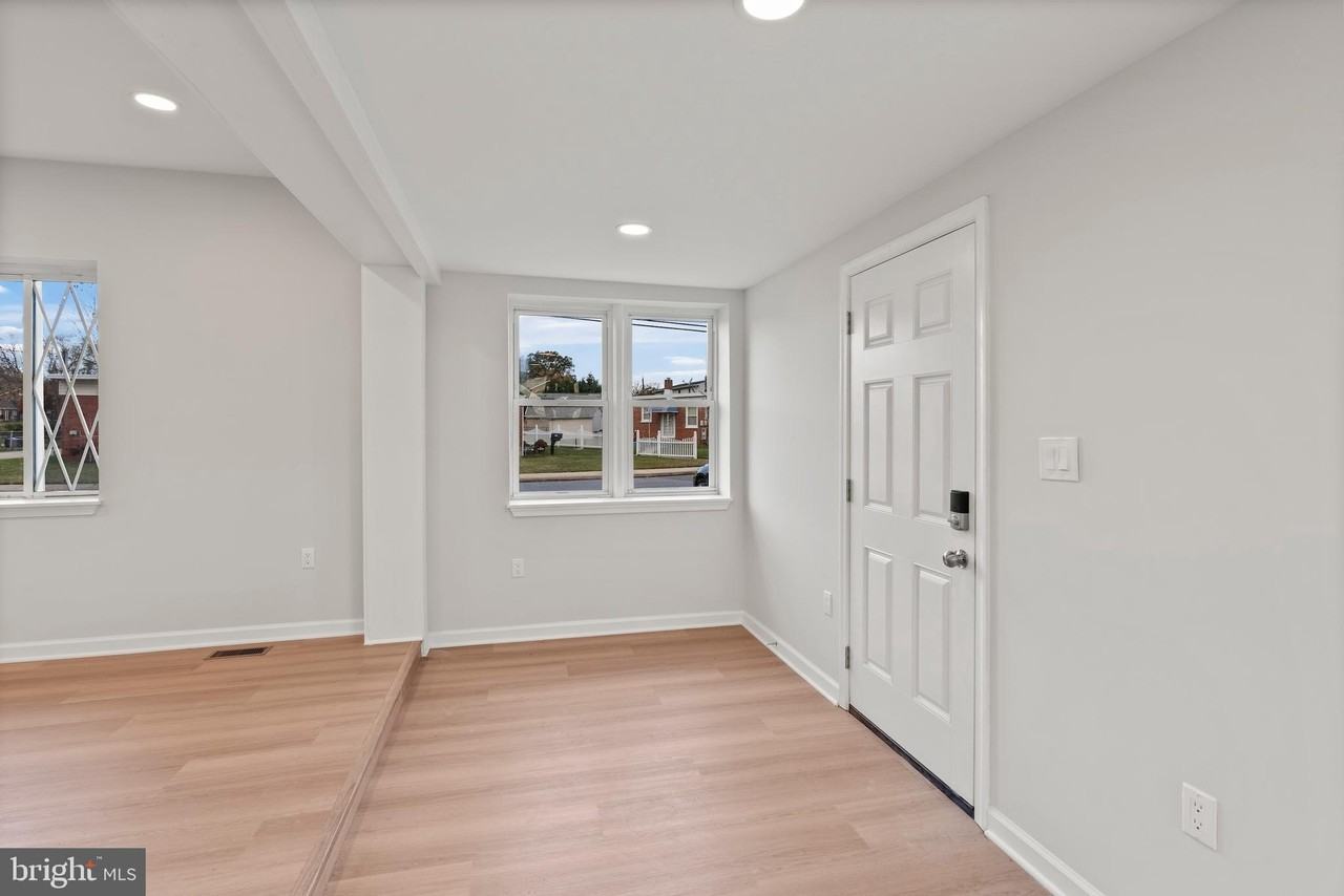 730 New Pittsburg Ave #1 - Photo 7 of 27