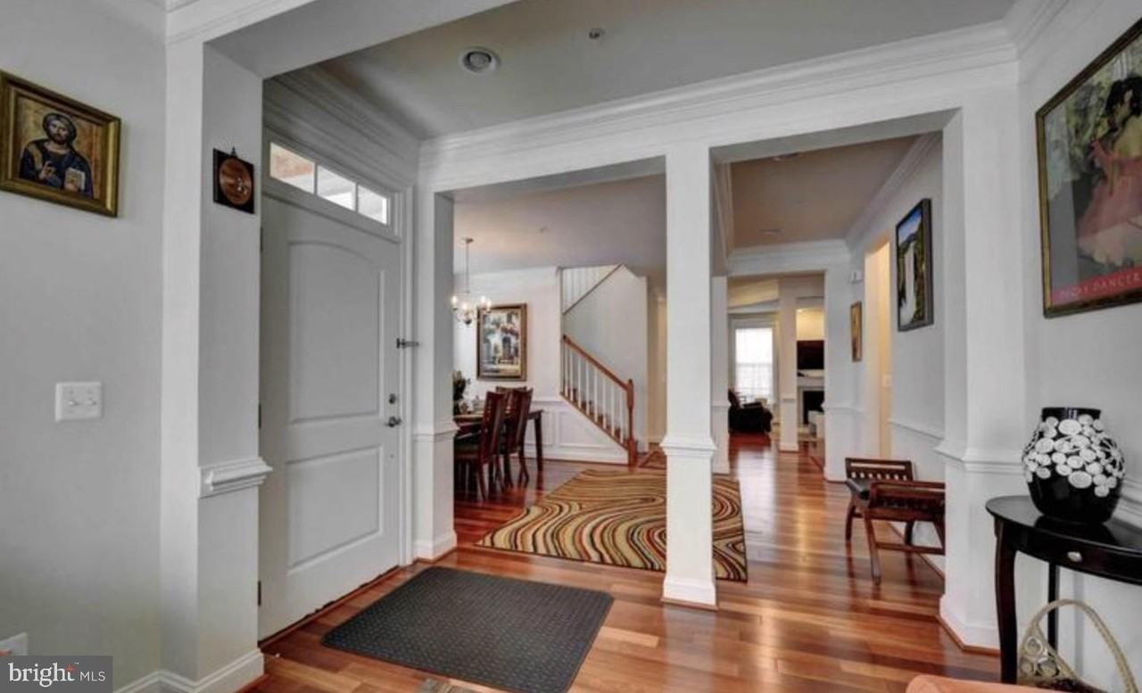 3041 Moore Ln - Photo 3 of 9