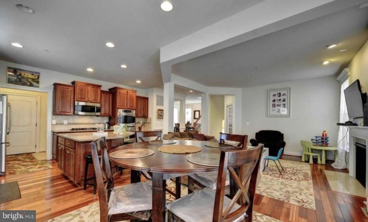 3041 Moore Ln - Photo 4 of 9