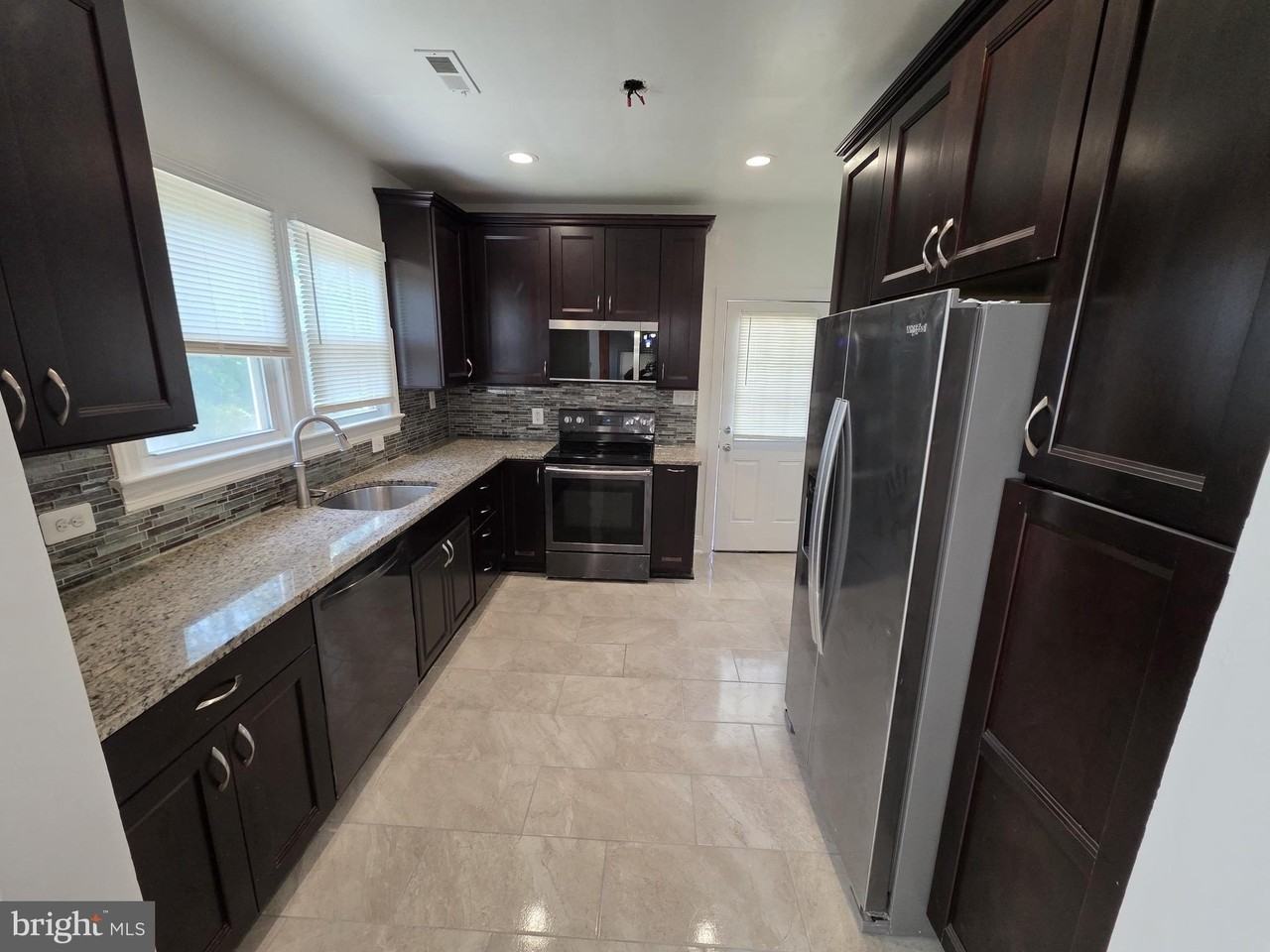 5815 Robin Ln - Photo 3 of 22