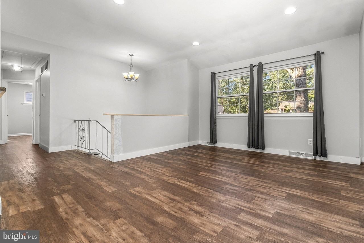 309 California Trl - Photo 3 of 33