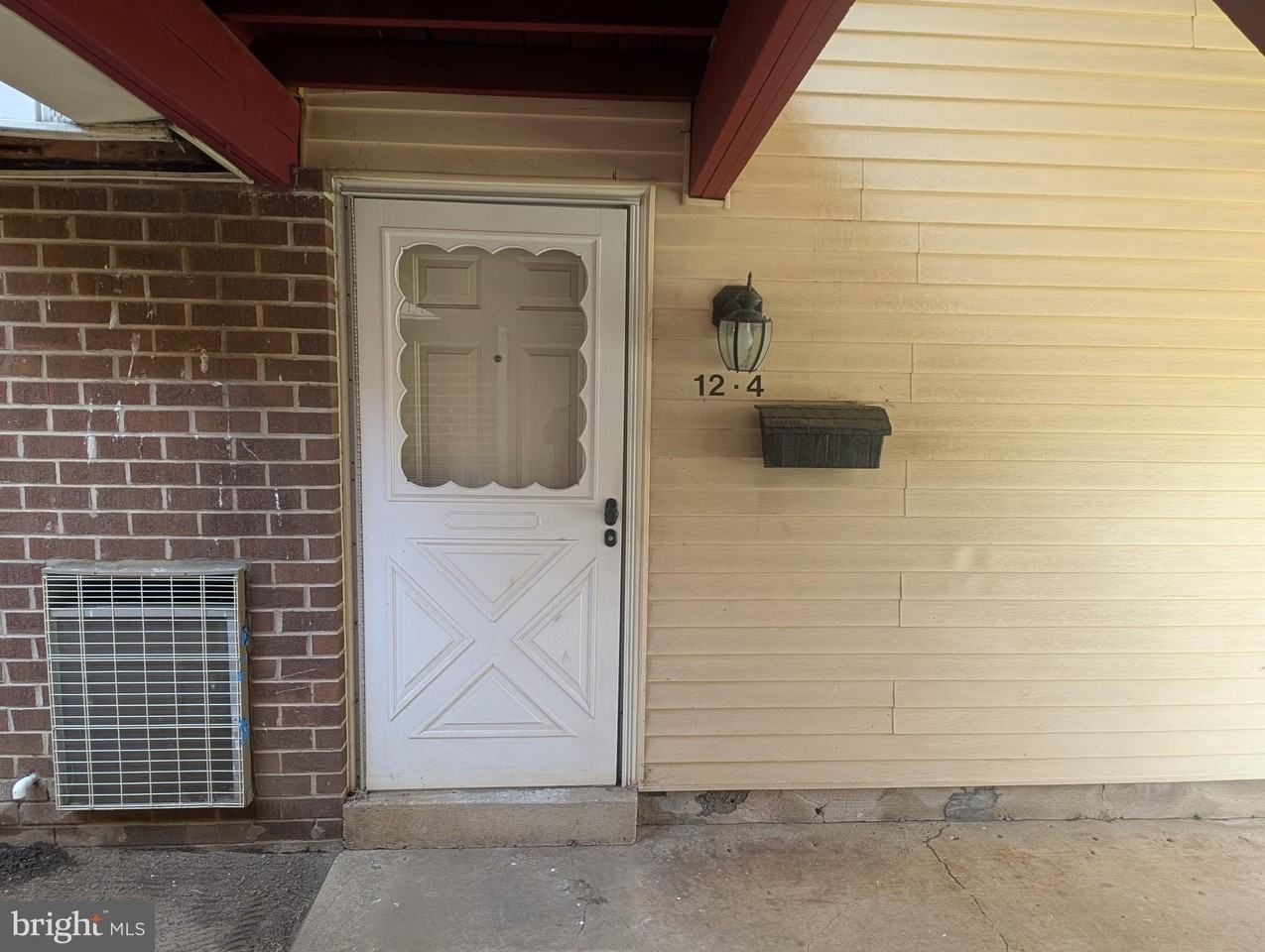 12 Florence Tollgate Pl Unit 4 - Photo 2 of 19