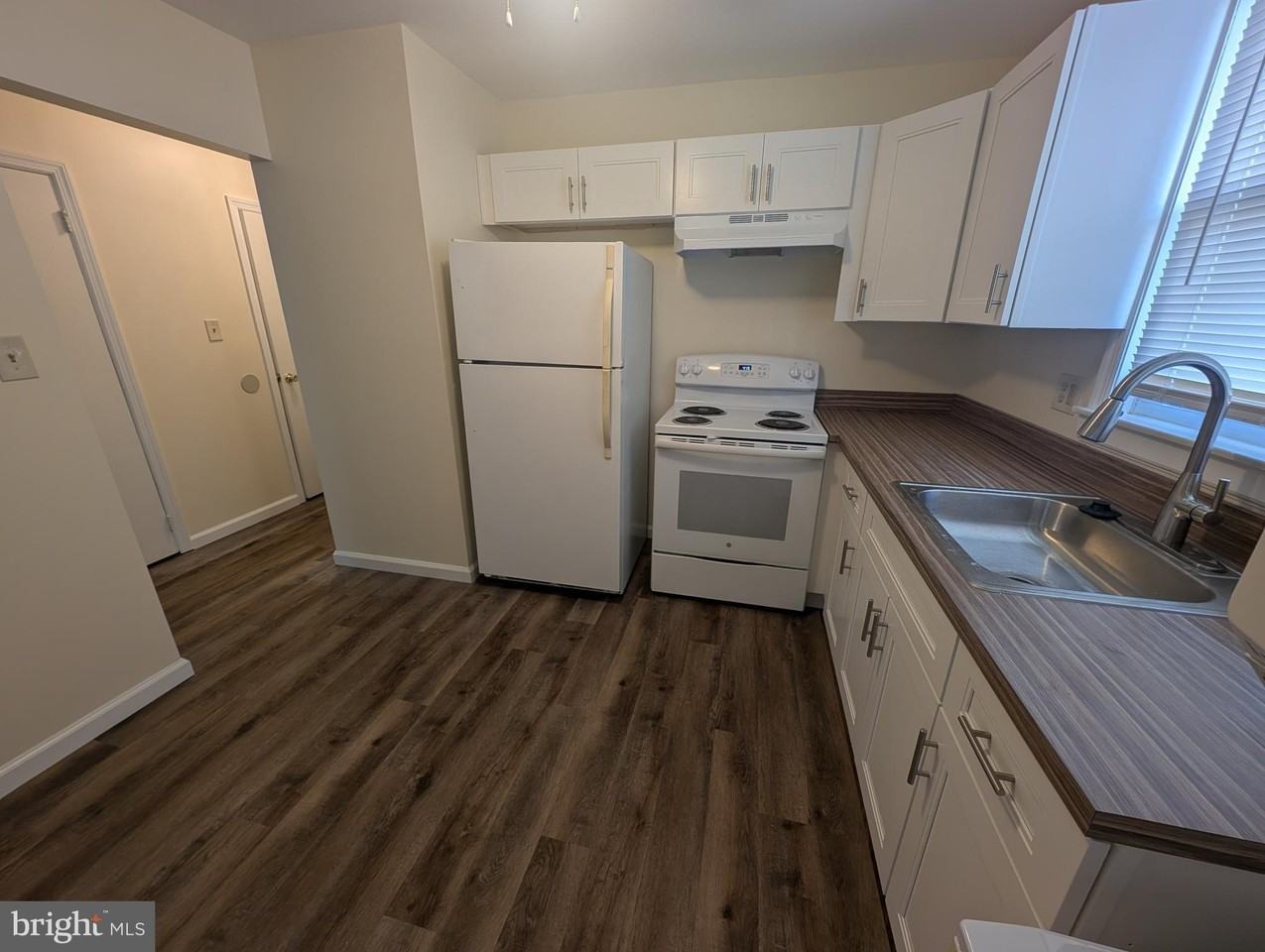 12 Florence Tollgate Pl Unit 4 - Photo 4 of 19
