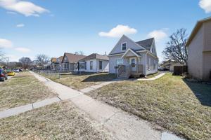 featured image of 2117 6th Ave #1