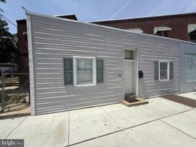 402 N Springfield Rd - Photo 1 of 1