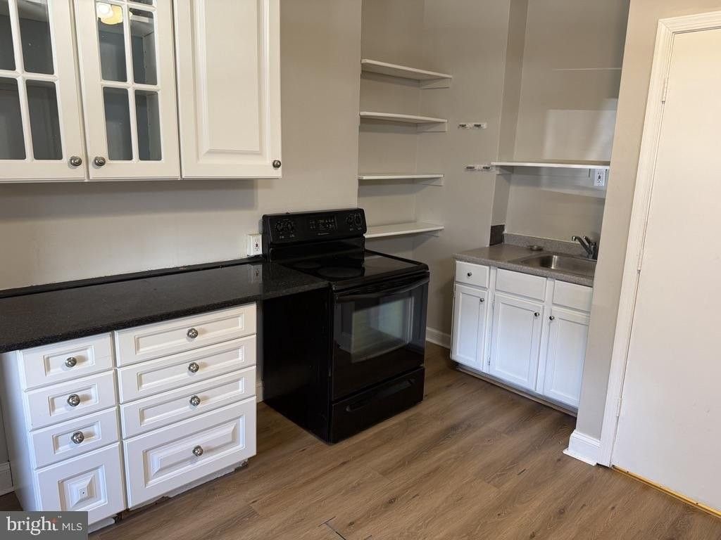 402 N Springfield Rd - Photo 4 of 11
