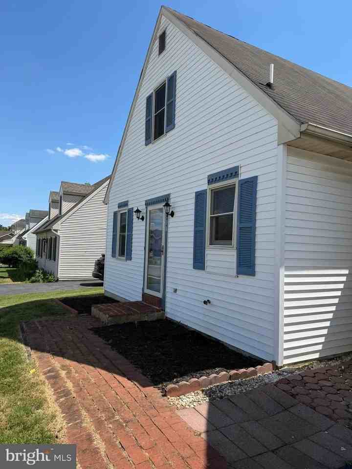 536 Bracken Dr - Photo 3 of 17