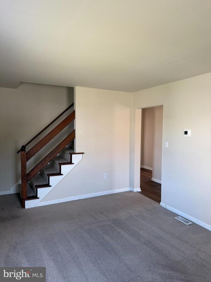 536 Bracken Dr - Photo 4 of 17