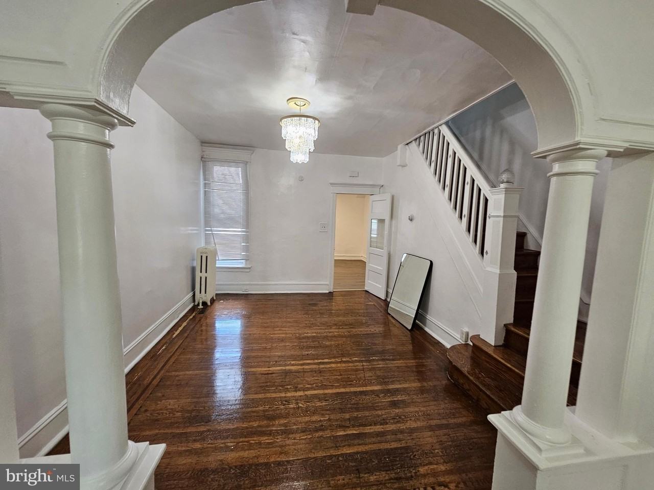 745 E Tioga St - Photo 3 of 24