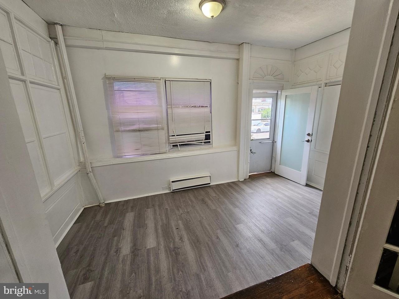 745 E Tioga St - Photo 5 of 24