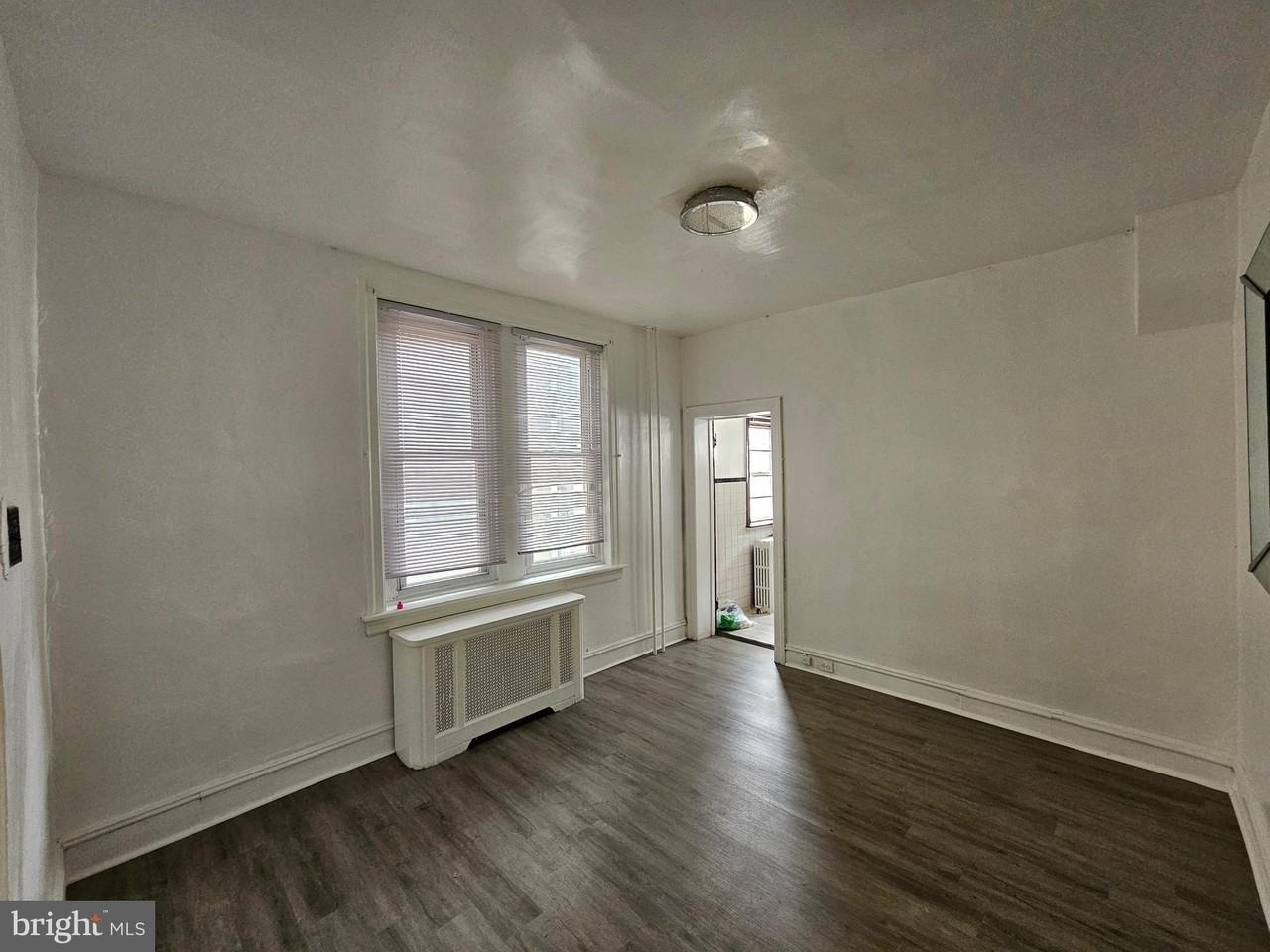 745 E Tioga St - Photo 6 of 24