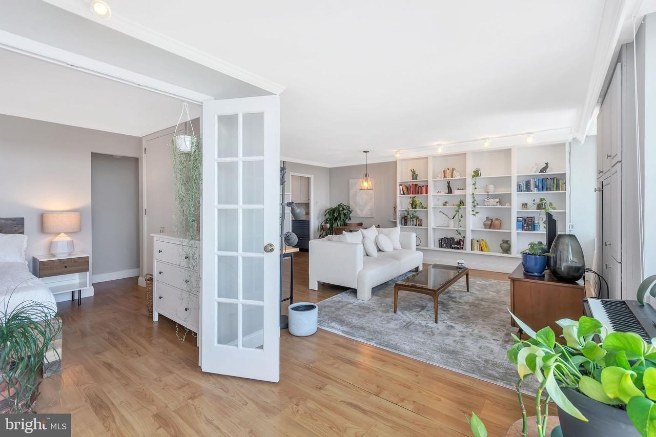60436 S Washington Sq #1209 - Photo 3 of 27