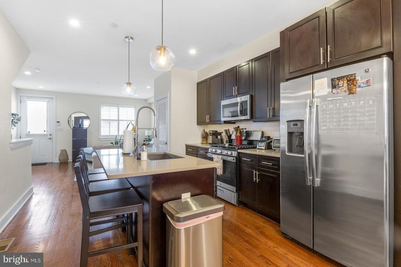1909 E Hagert St #1 - Photo 6 of 32