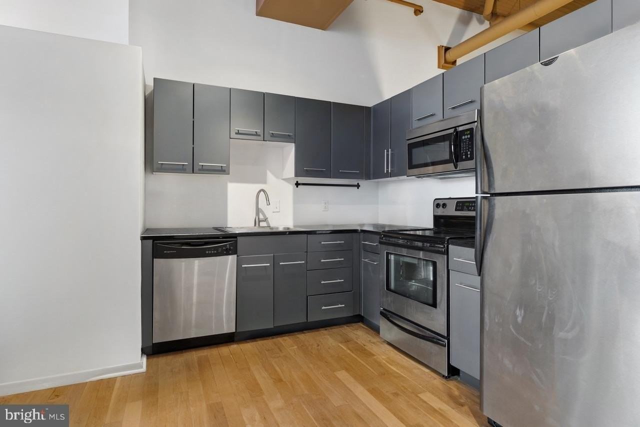 2200 Arch St #609 - Photo 3 of 10
