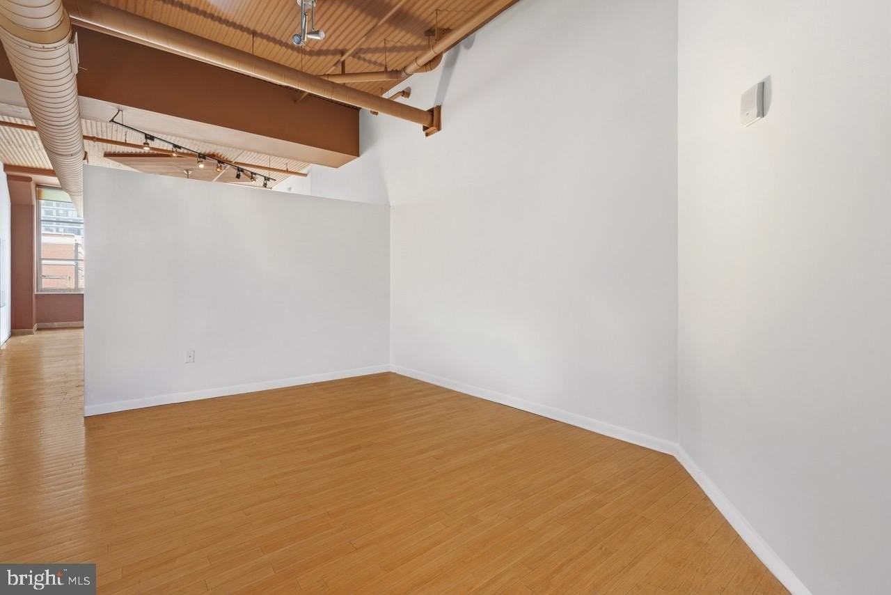 2200 Arch St #609 - Photo 5 of 10