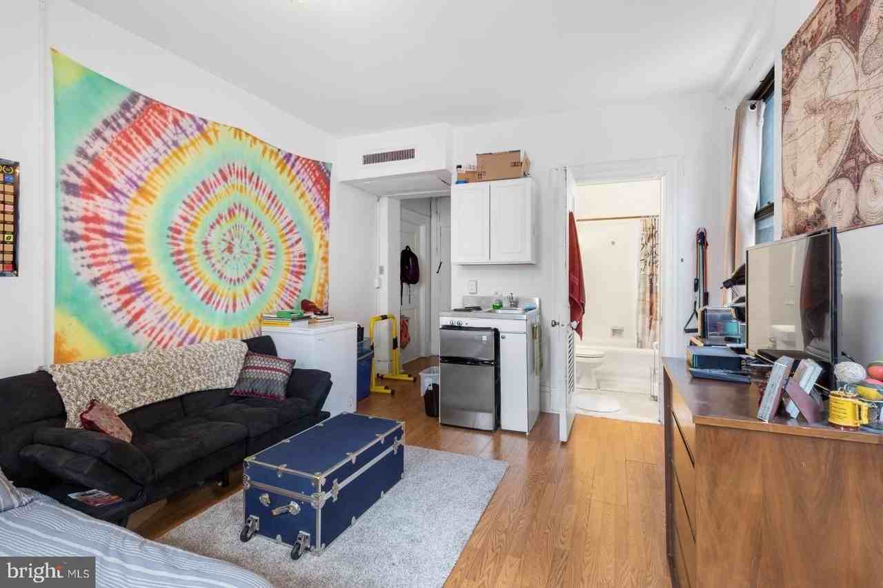 1324 Locust St #712 - Photo 4 of 32