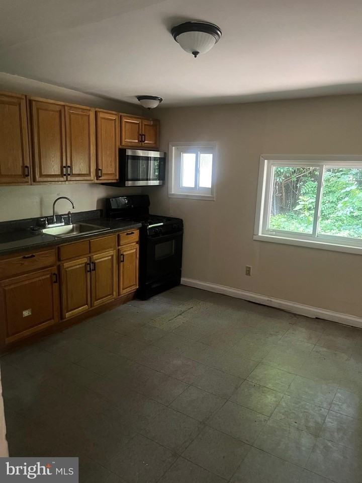 405 E Rittenhouse St - Photo 7 of 12