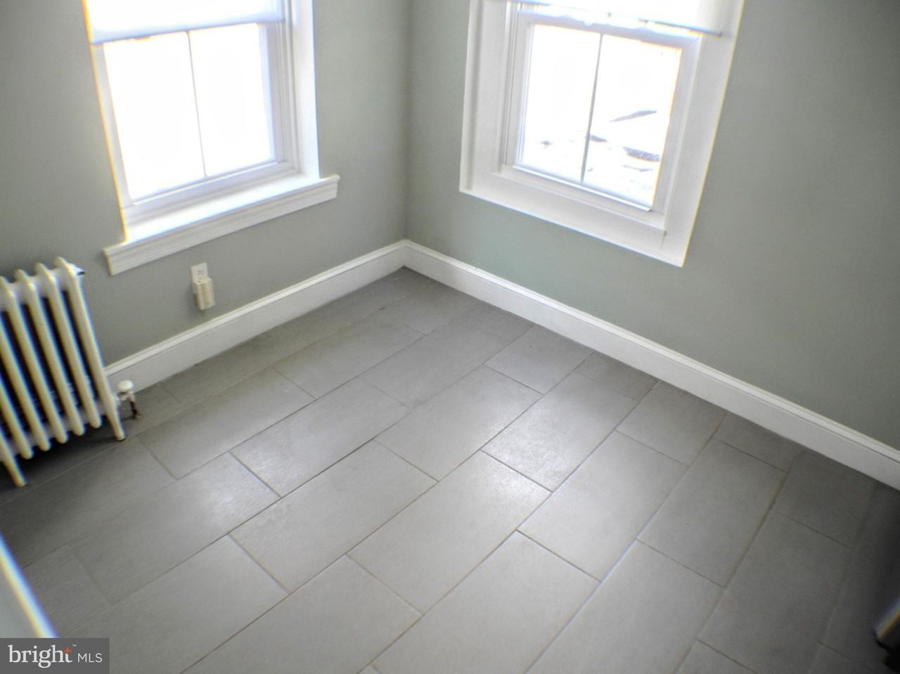 739 N 17th St #3rdFL - Photo 3 of 16