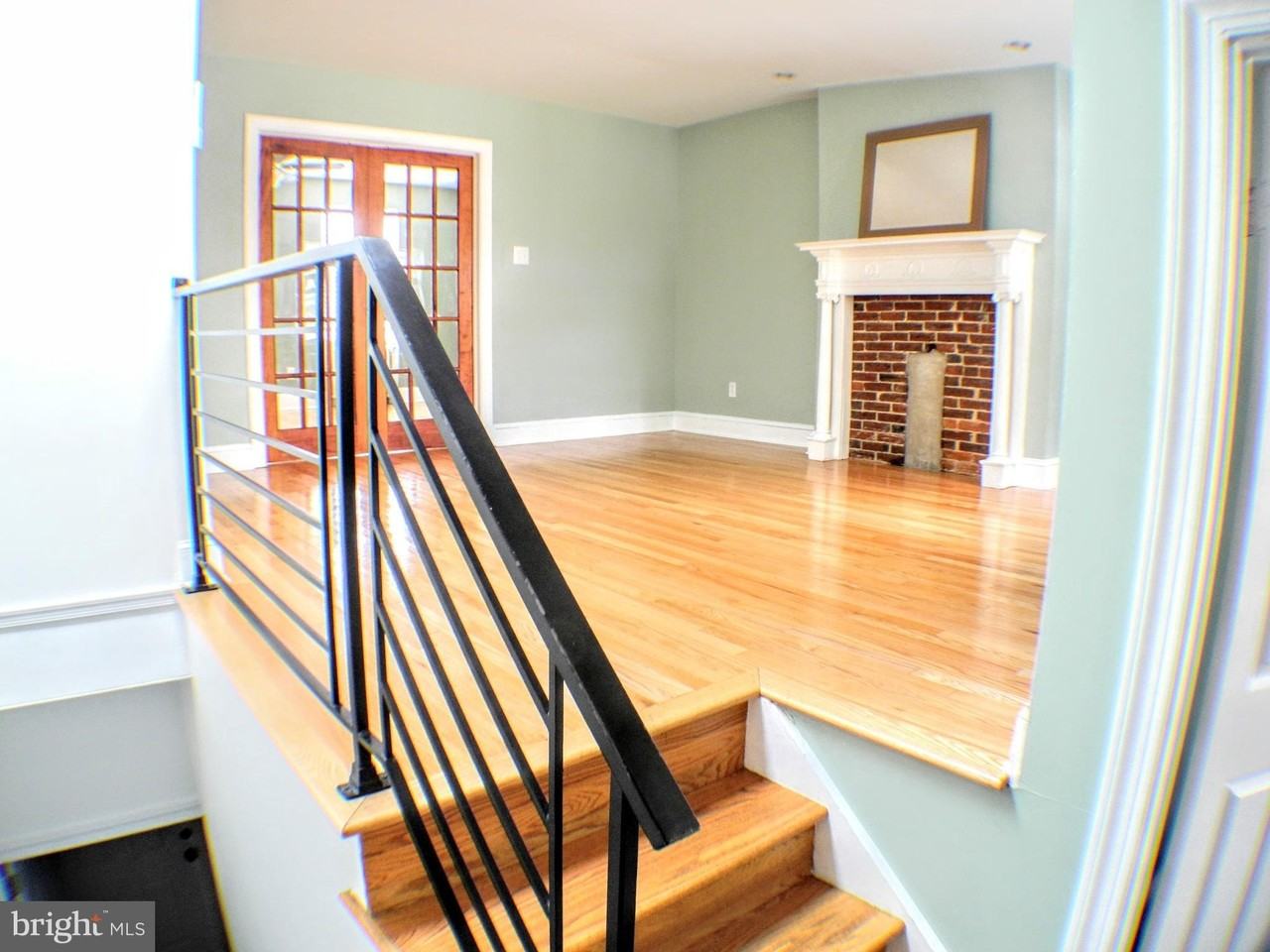 739 N 17th St #3rdFL - Photo 6 of 16