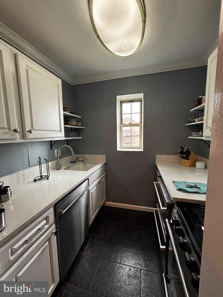 820 S Washington St #226 - Photo 3 of 13