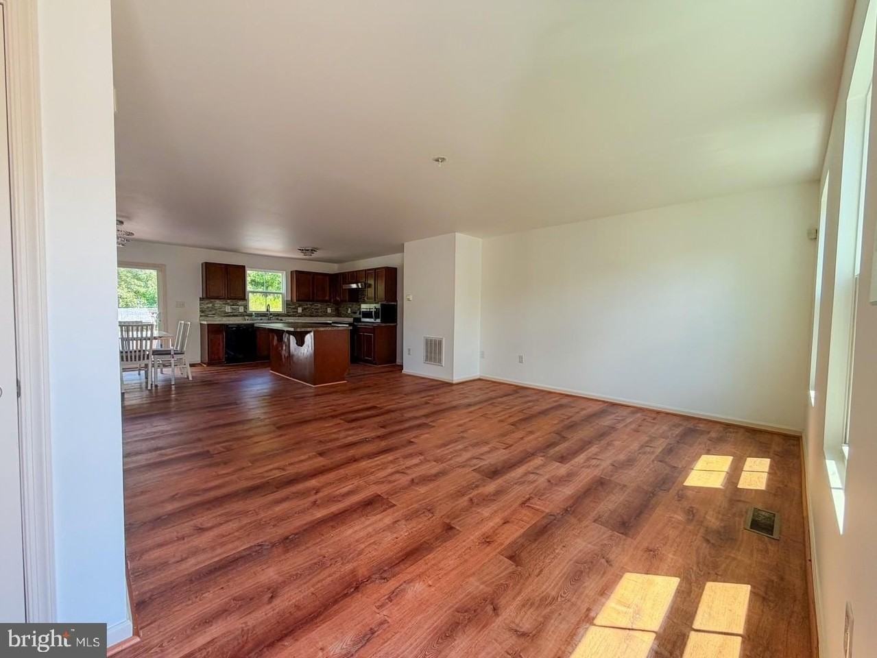 18133 Scenic Creek Ln - Photo 5 of 30
