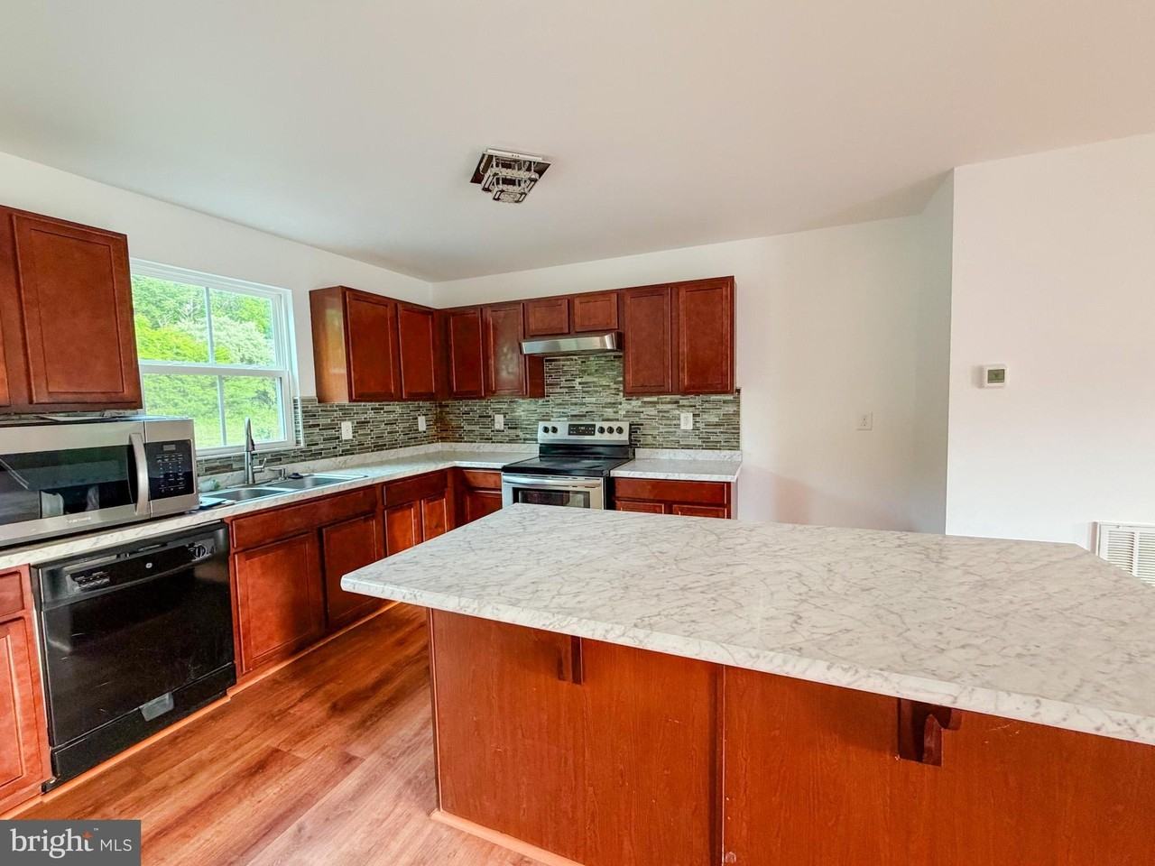 18133 Scenic Creek Ln - Photo 7 of 30