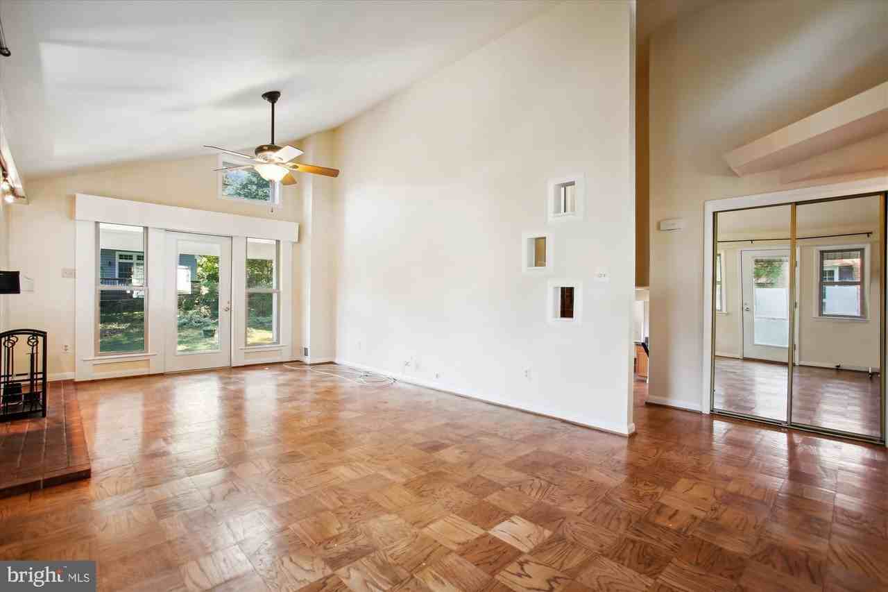 8509 Cyrus Pl - Photo 5 of 50