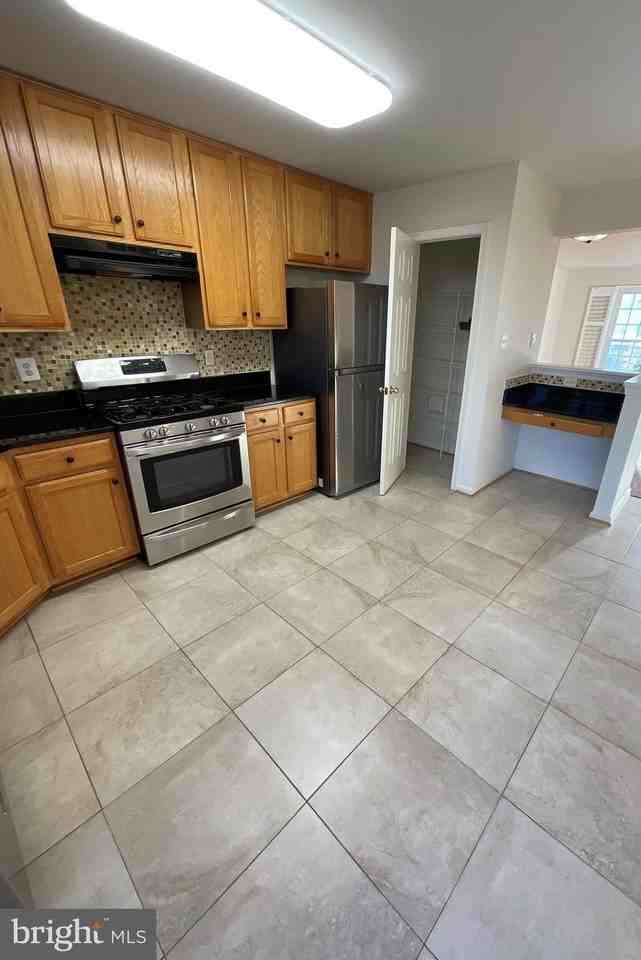 42793 Pilgrim Sq - Photo 5 of 22