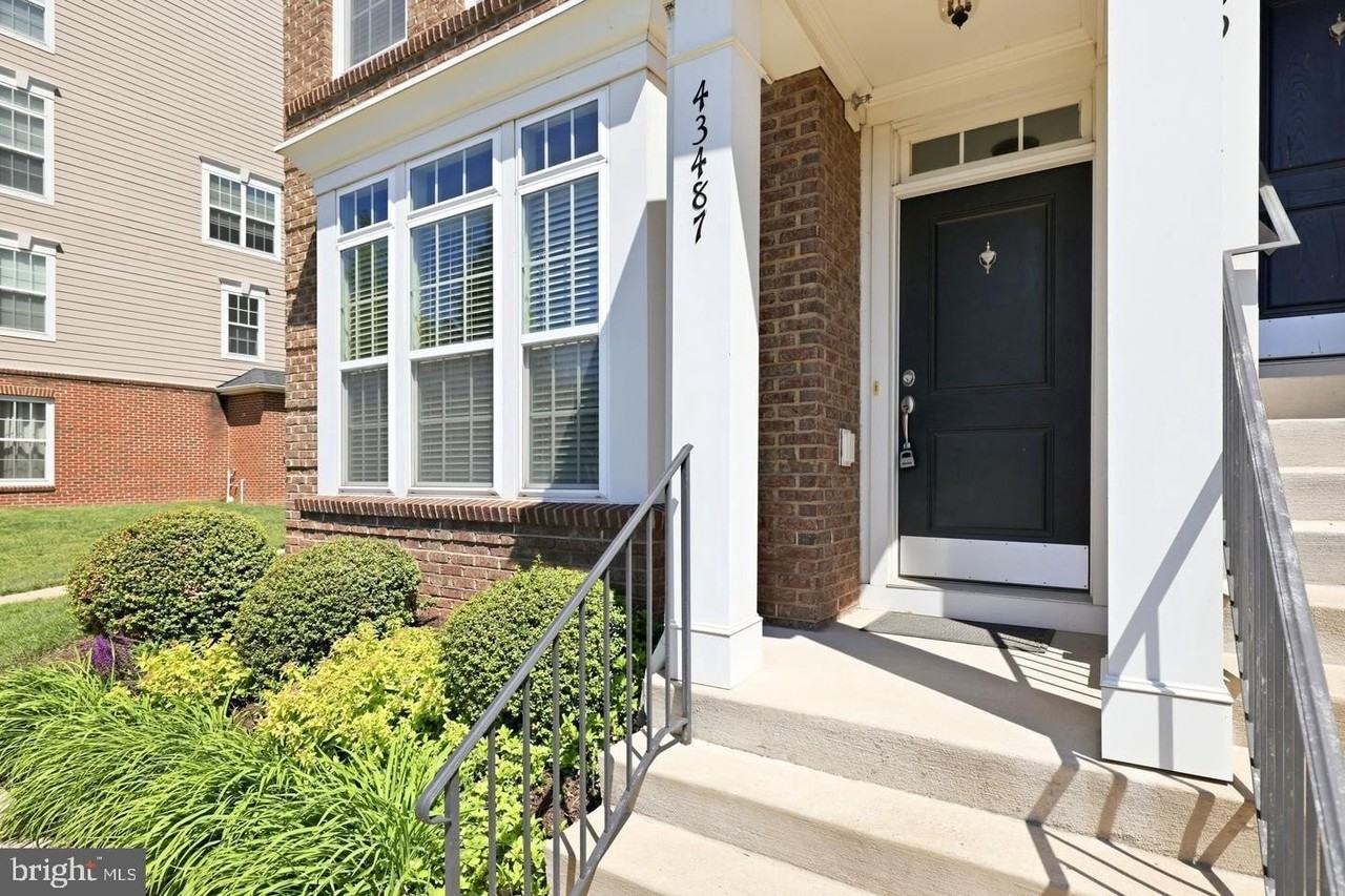 43487 Town Gate Sq - Photo 5 of 50
