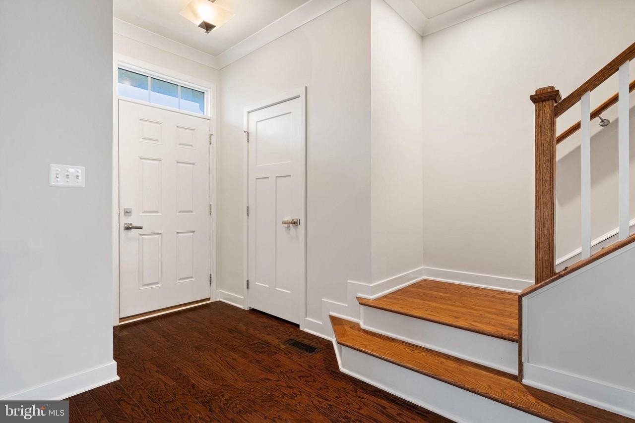 18058 Red Cedar Rd - Photo 5 of 34