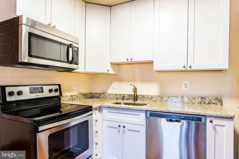 1704 Roberts St #2 - Photo 2 of 11
