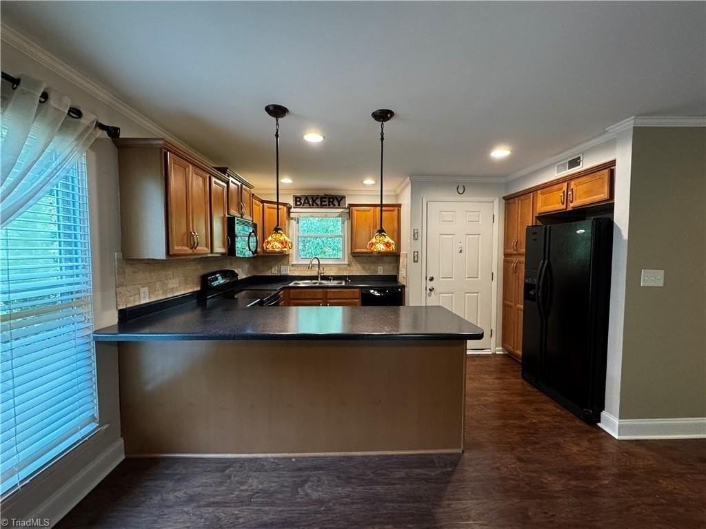 132 Turnwood Ln - Photo 3 of 14