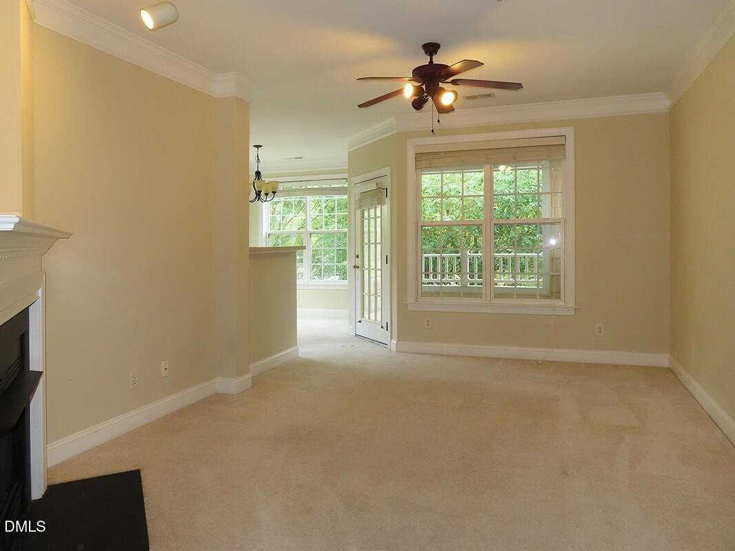 922 Providence Glen Dr - Photo 2 of 17