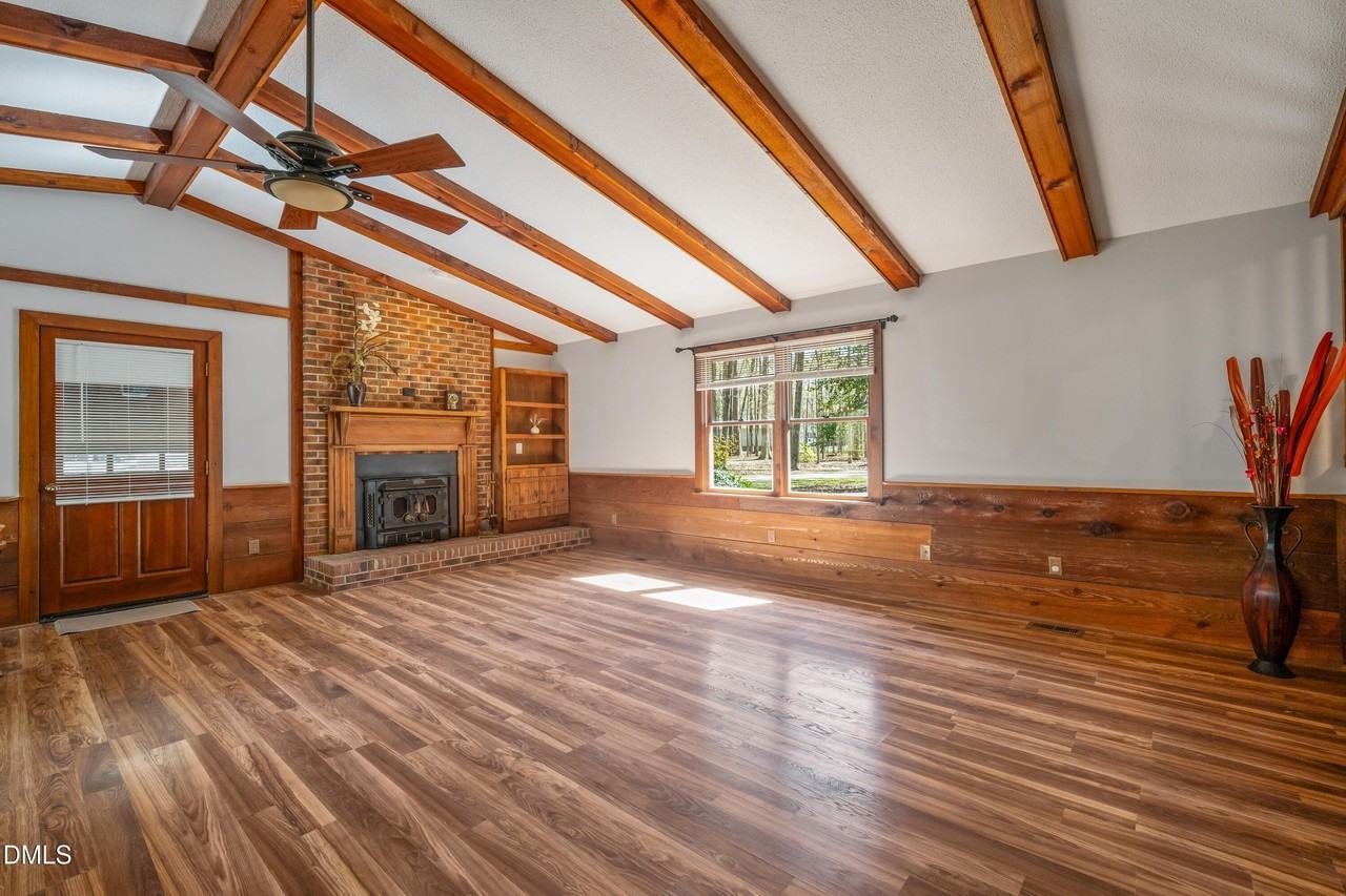 433 Holly Oak Ct - Photo 3 of 45
