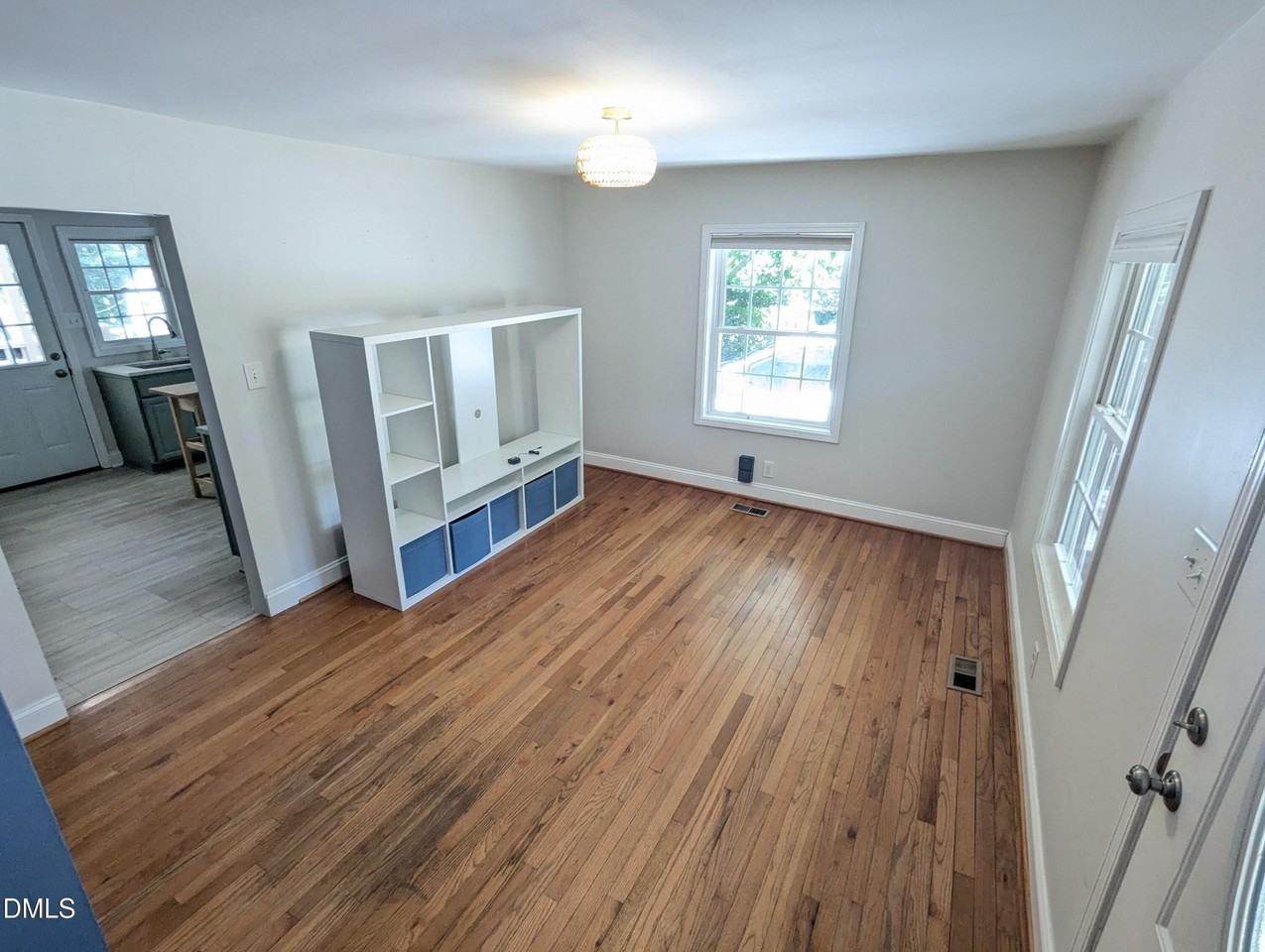531 Lakeshore Dr - Photo 2 of 12