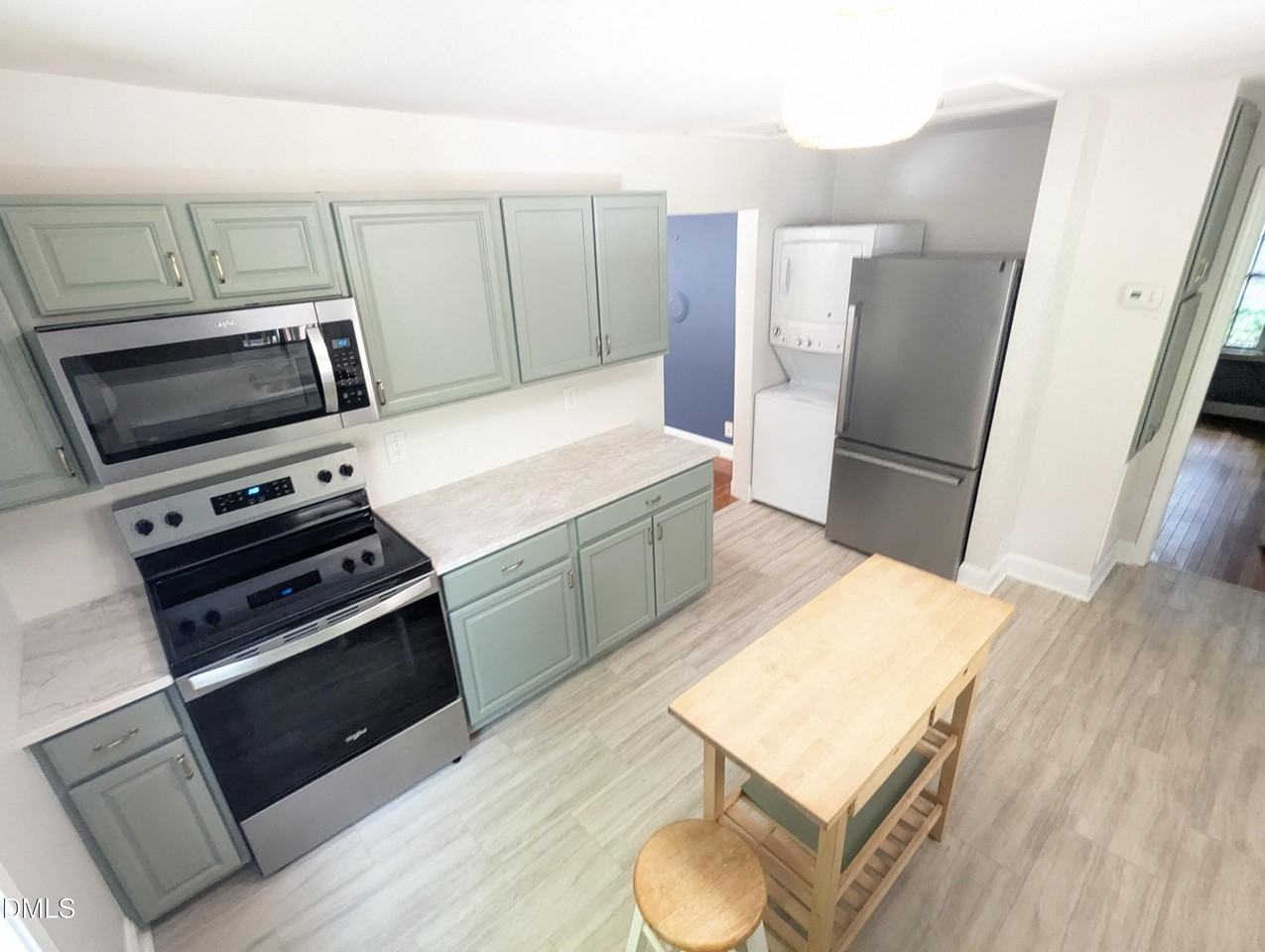 531 Lakeshore Dr - Photo 7 of 12