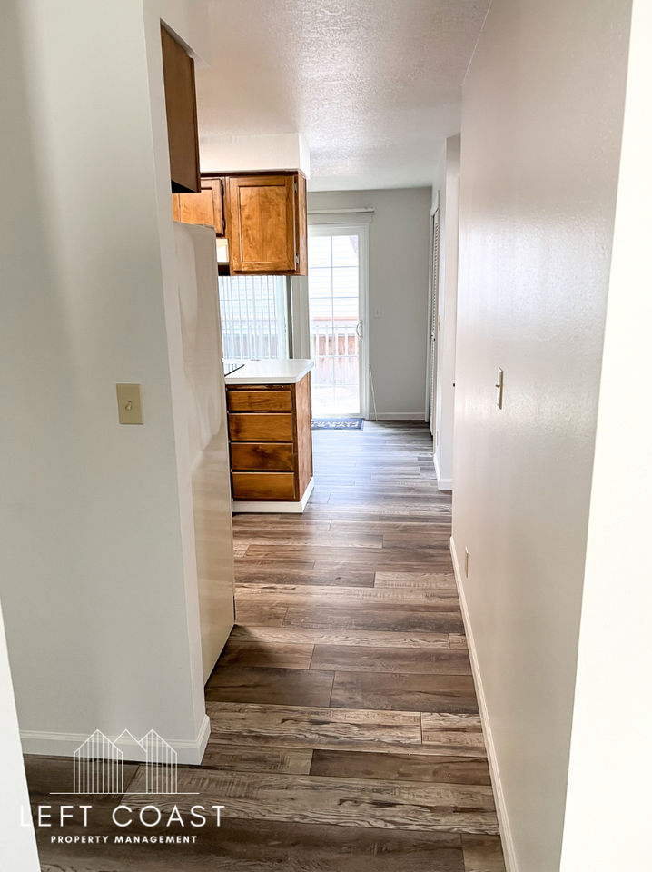 1690 Nw 36th St #1 - Photo 7 of 20