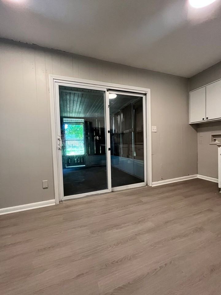 203 Lynn Ln - Photo 7 of 13