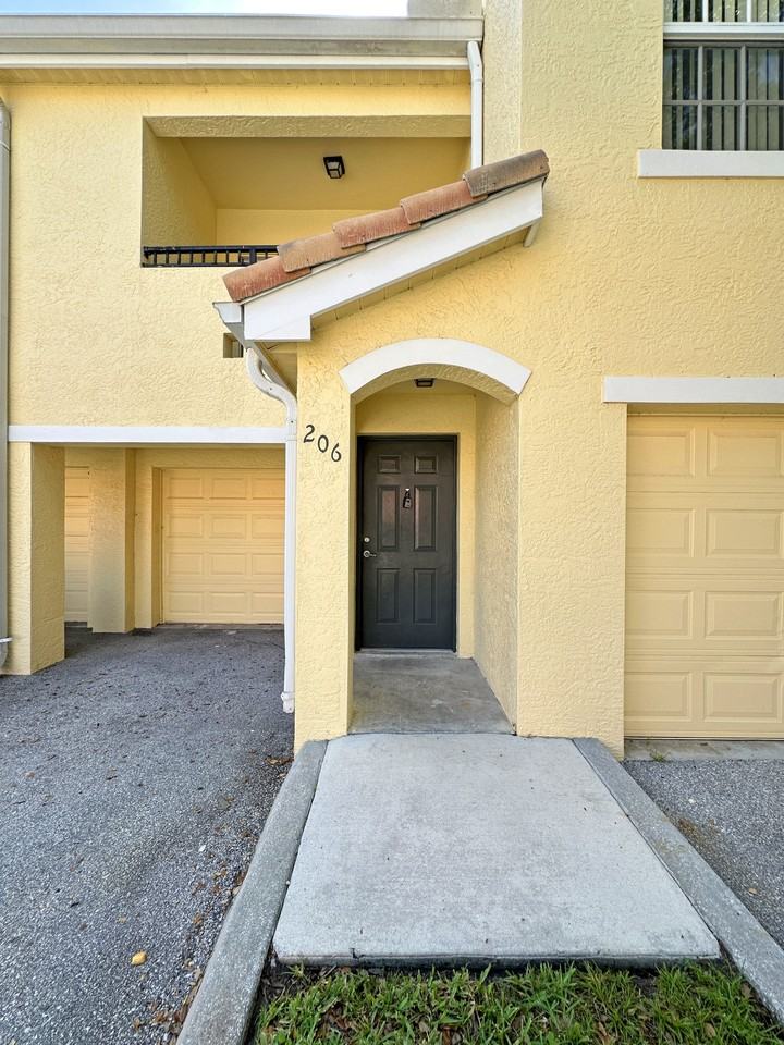 152 Sw Peacock Blvd #27-206 - Photo 3 of 39