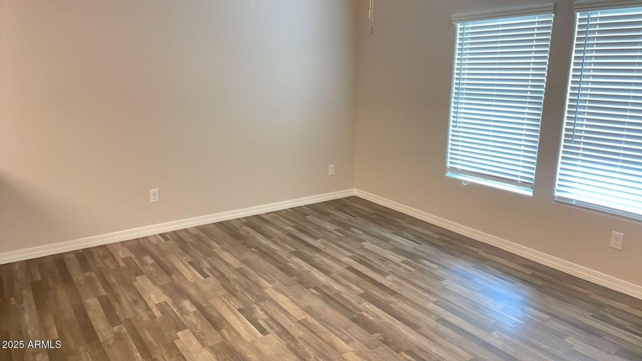 194 E Watson Pl - Photo 6 of 17