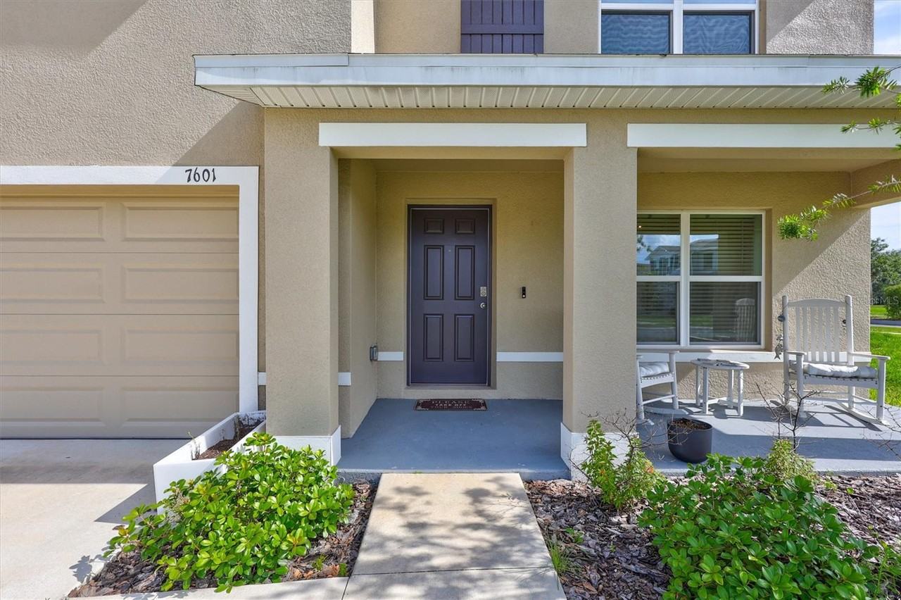 7601 Rosewood Garden Loop - Photo 3 of 47
