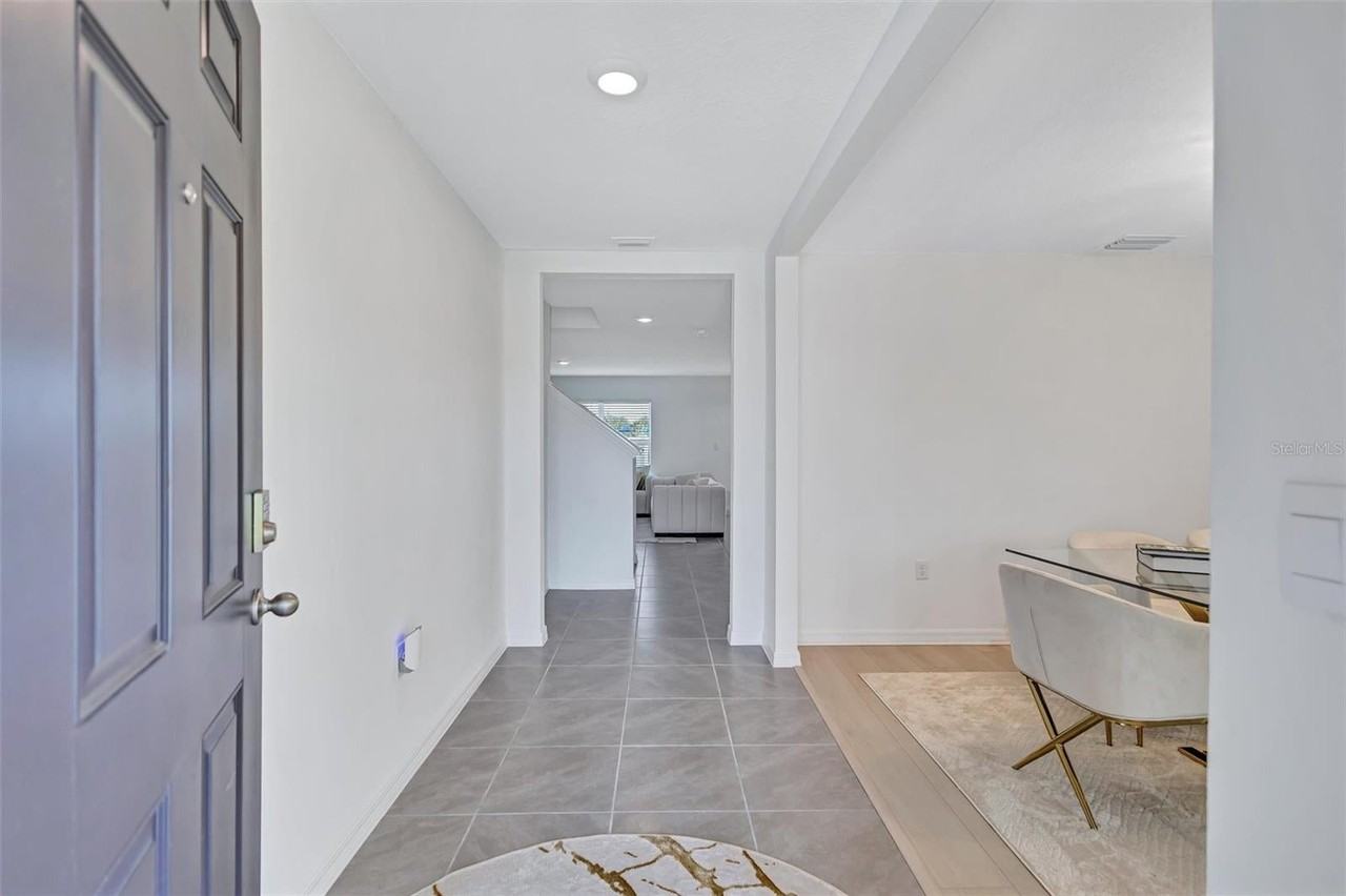 7601 Rosewood Garden Loop - Photo 4 of 47