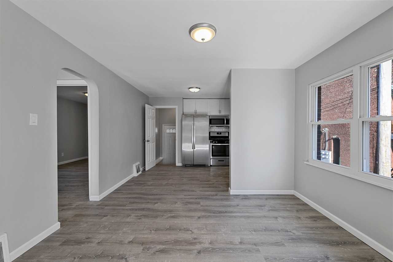 905 Russell Blvd #1 - Photo 2 of 22