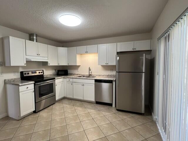 1307 Hempstead St - Photo 4 of 13
