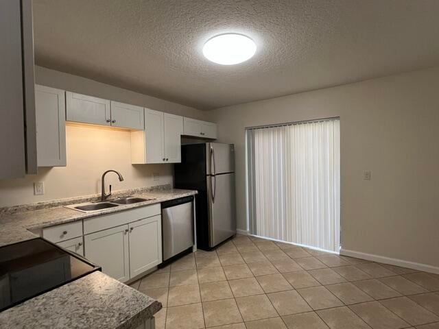 1307 Hempstead St - Photo 5 of 13