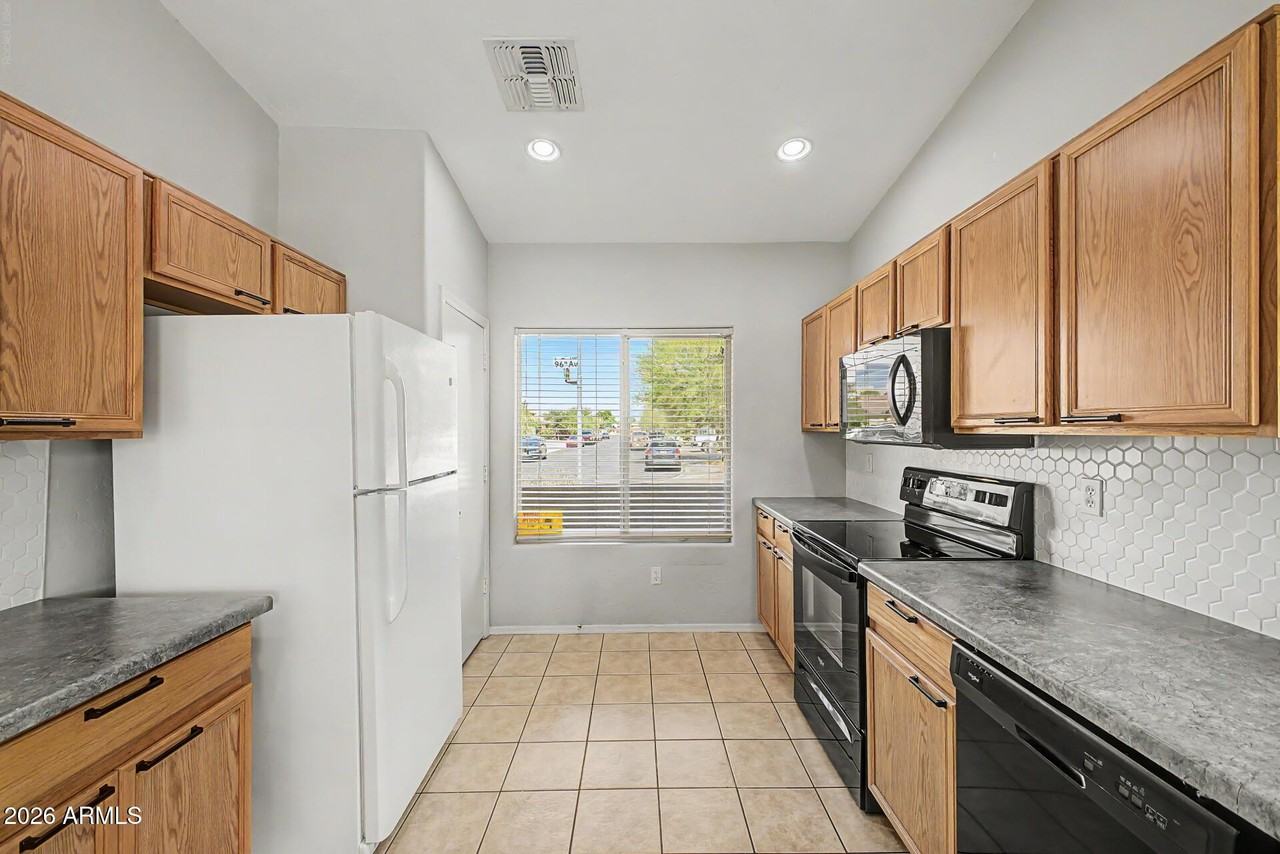 3442 S 96th Ave - Photo 7 of 30