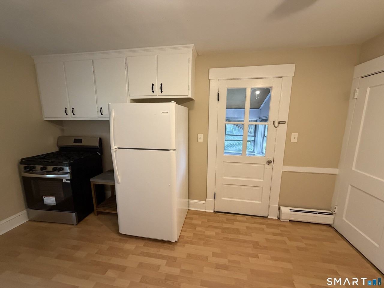 285 Hillside Ave - Photo 4 of 14